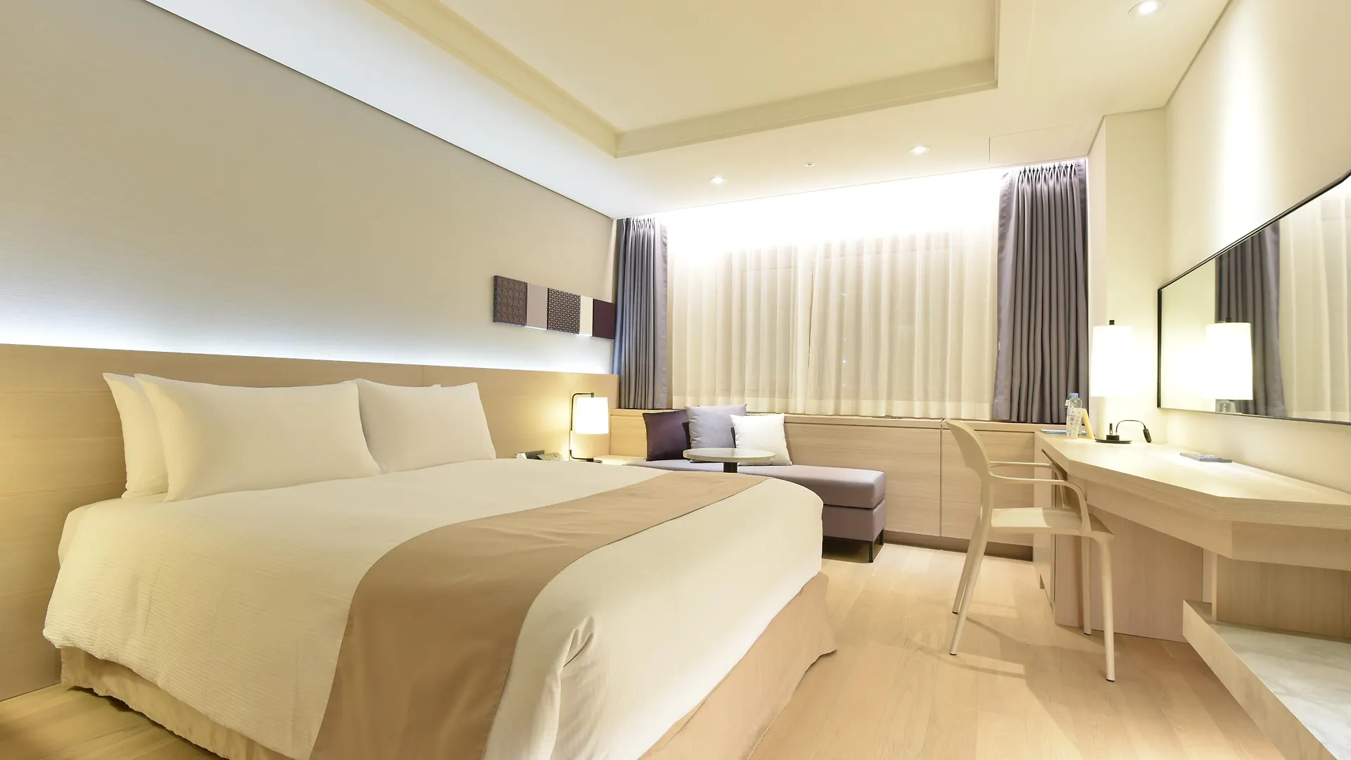Pacific Hotel Seoul 4*,