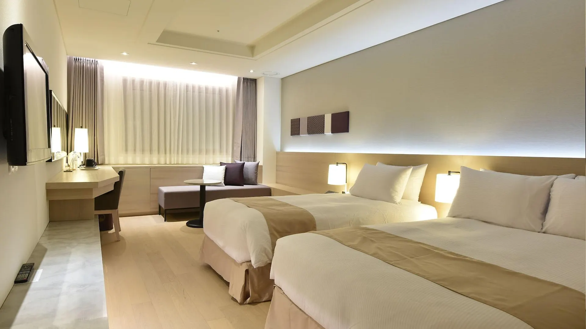 Pacific Hotel Seoul 4*,